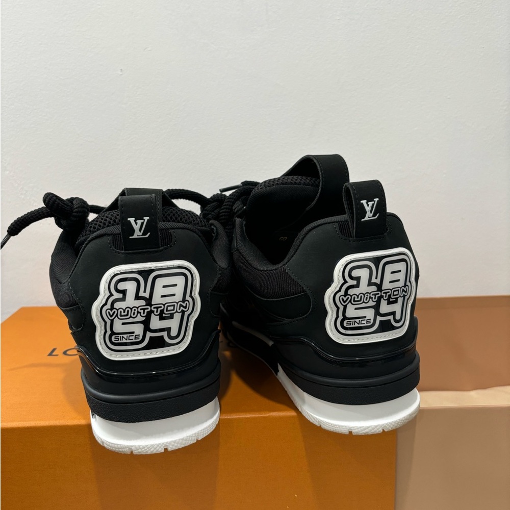 Men’s LV Skater Sneaker 43 US9.5